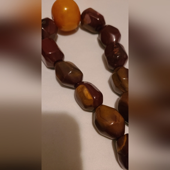 Mookaite Jasper beaded Necklace With Yellow Center Bakelite Bead - Picture 10 of 16